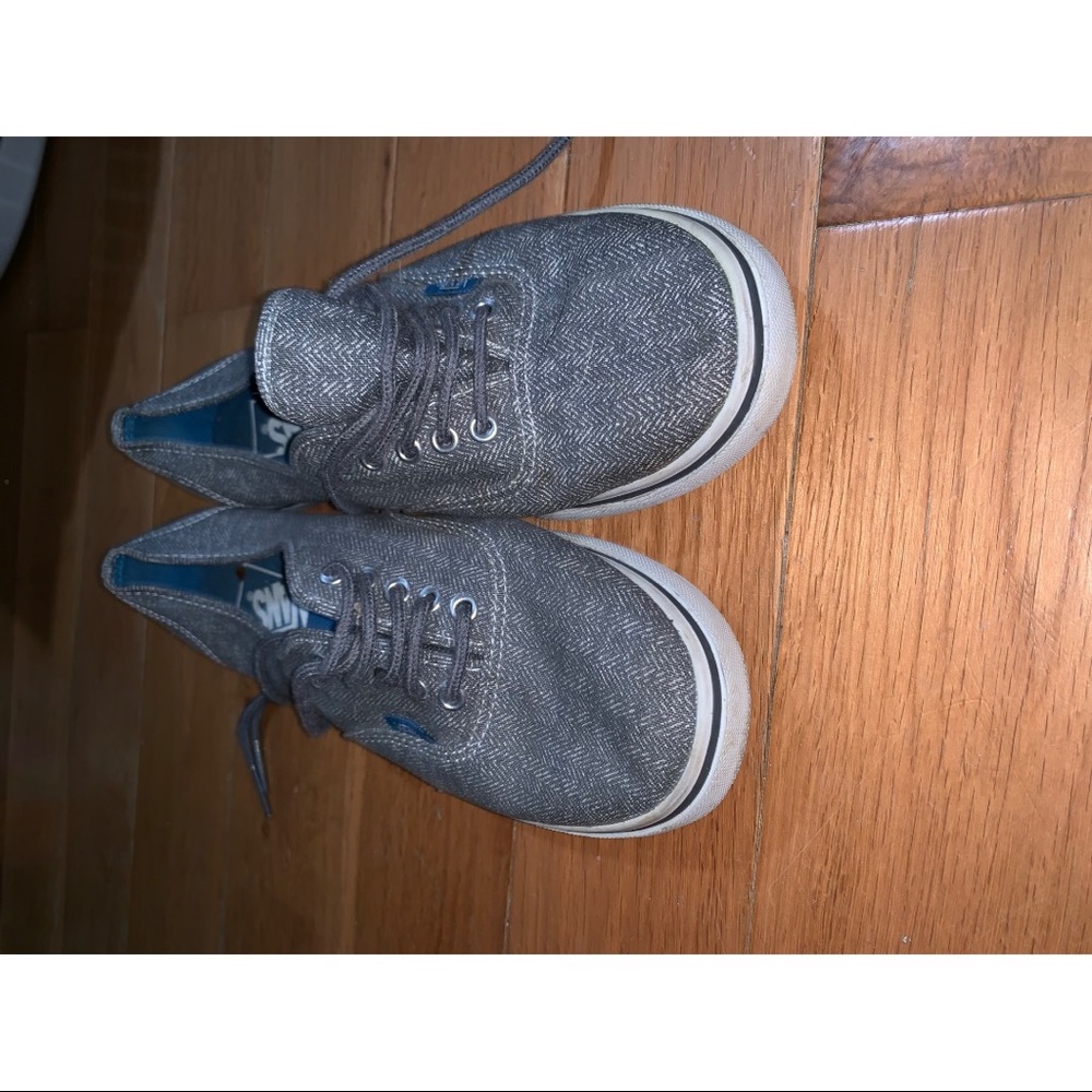 Vans - Picture 3 of 3